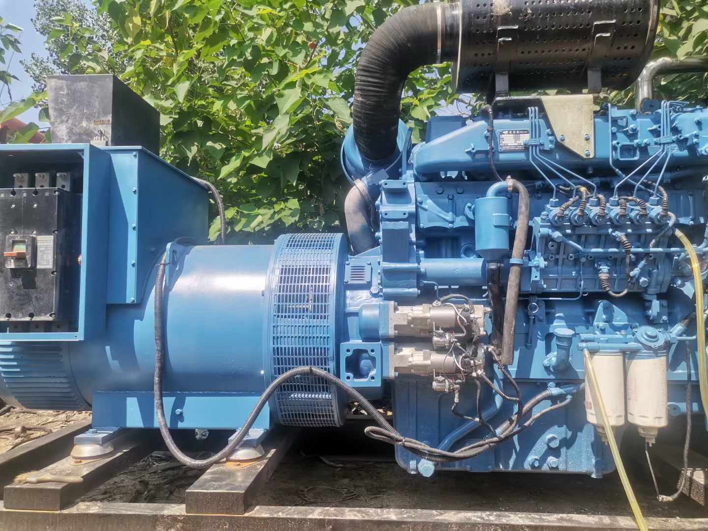 乃东详细说明降低 800kW 柴油发电机输出电流波动的方法